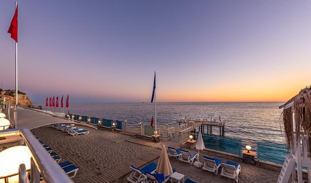 White-City-Beach-Hotel-191.jpg