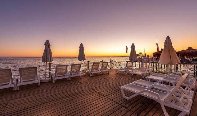 White-City-Beach-Hotel-201.jpg
