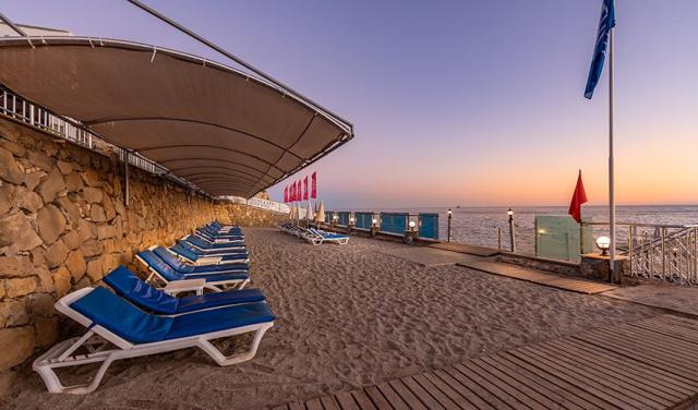 White-City-Beach-Hotel-211.jpg