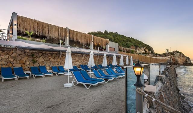 White-City-Beach-Hotel-221.jpg