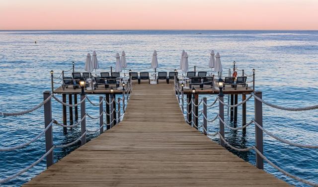 White-City-Beach-Hotel-xx.jpg