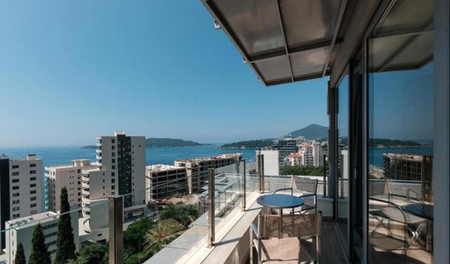 Hotel-Eurostars-Queen-Montenegro-17.jpg