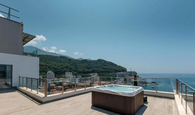 Hotel-Eurostars-Queen-Montenegro-20.jpg