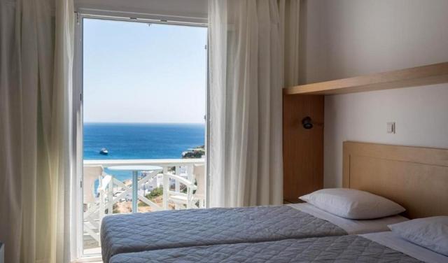 Far-Out-Hotel-12.jpg