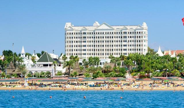 Sentido-Kamelya-Fulya--2025-3.jpg