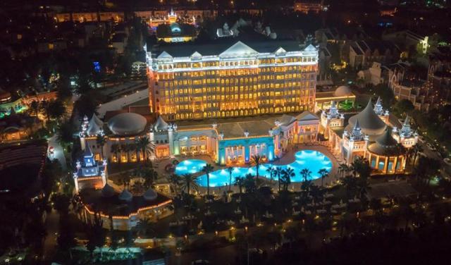 Sentido-Kamelya-Fulya--2025-4.jpg