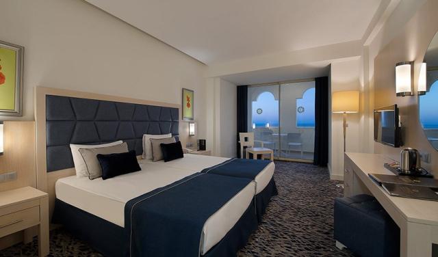 Sentido-Kamelya-Fulya--2025-11.jpg