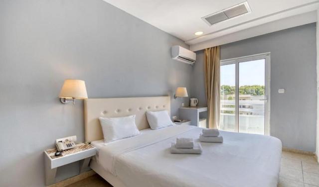 Astron-Hotel-33.jpg