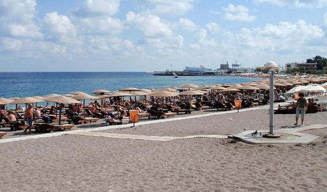 PLÁŽE RHODOS1.jpg