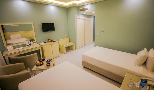 Blend-Club-Aqua-Resort-35.jpg