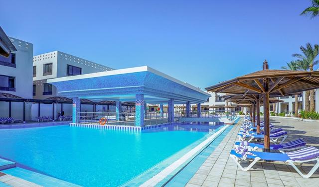 Blend-Club-Aqua-Resort-2.jpg