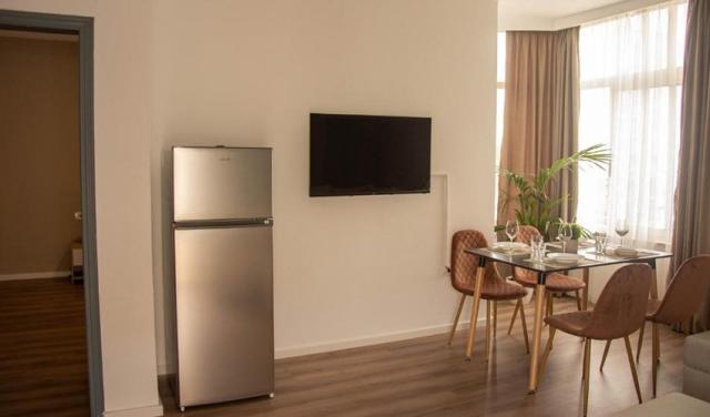 Wave-Beachfront-Apartments-13.jpg