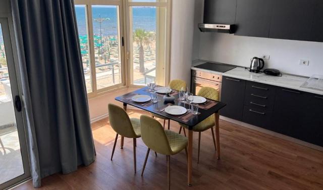 Wave-Beachfront-Apartments-19.jpg