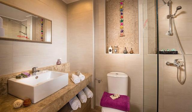 Bathroom-Kings-Village-2.jpg