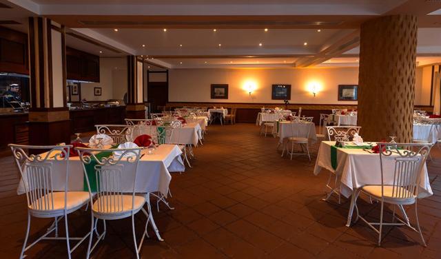 Amwaj-Oyoun-Beach-Resort-Hotel-20.jpg
