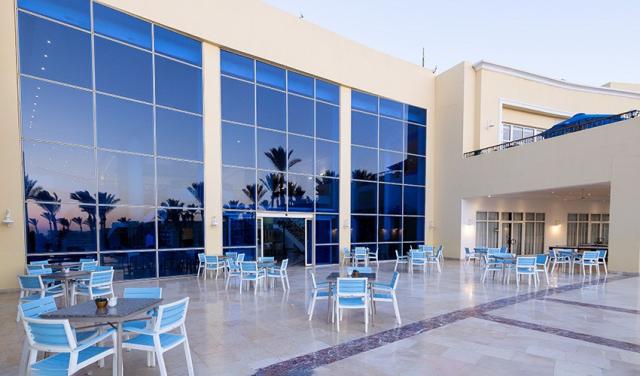 Amwaj-Oyoun-Beach-Resort-Hotel-8.jpg