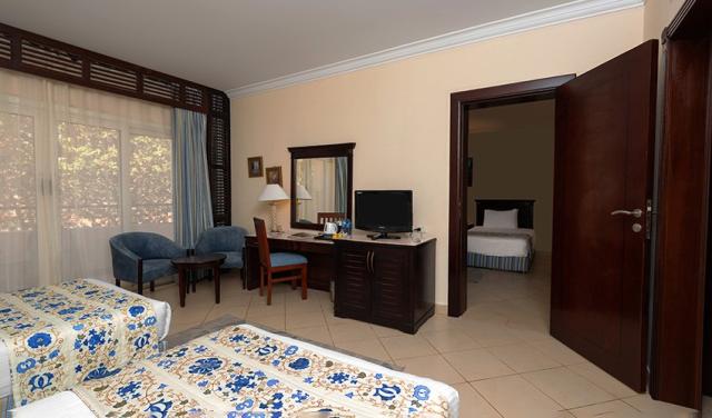Amwaj-Oyoun-Beach-Resort-Hotel-37.jpg