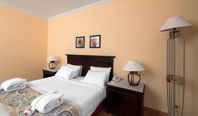 Amwaj-Oyoun-Beach-Resort-Hotel-42.jpg