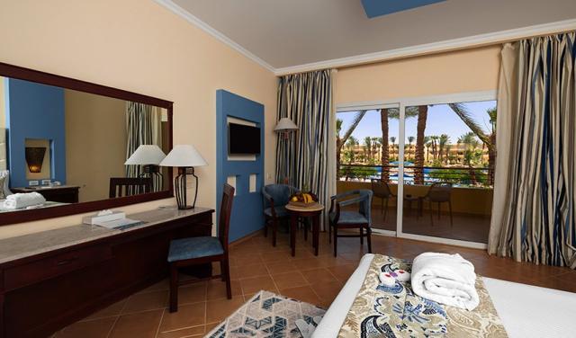 Amwaj-Oyoun-Beach-Resort-Hotel-44.jpg