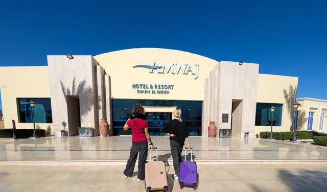 Amwaj-Oyoun-Beach-Resort-Hotel-30.jpg