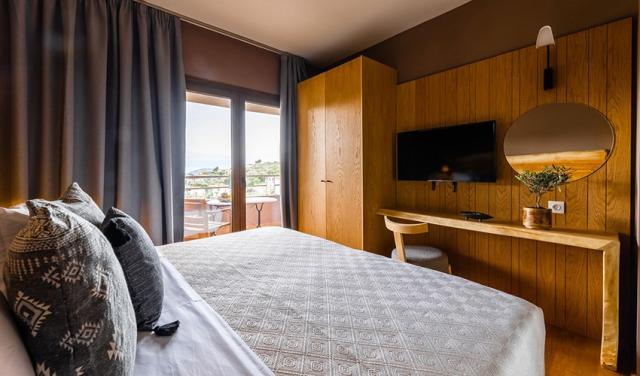 Skiathos-Avaton-Suites-22.jpg