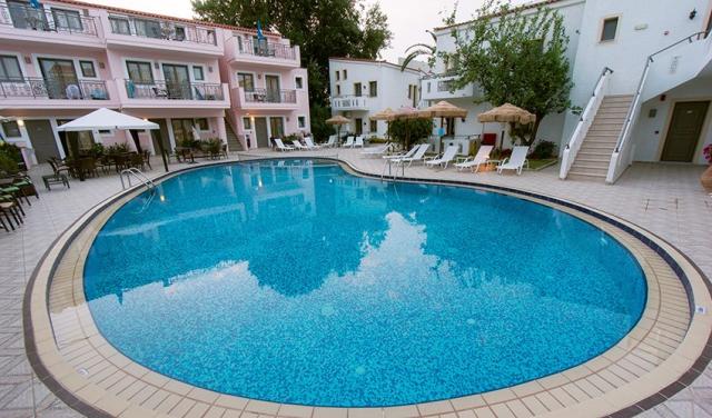 Flamingos-Hotel-1.jpg