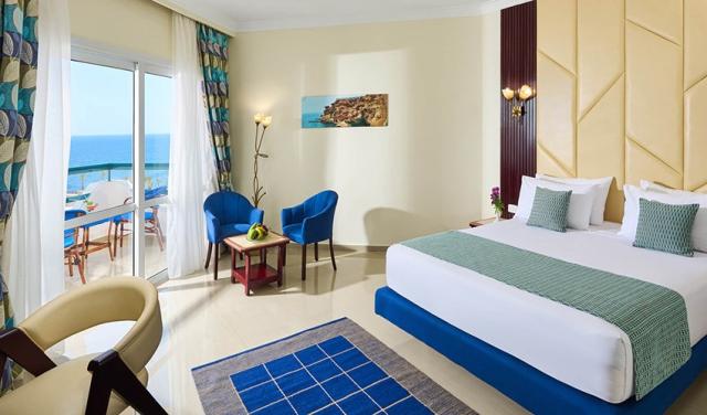 Dreams-Resorts-21.jpg
