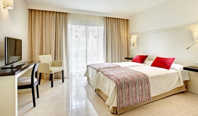 Grupotel-Alcudia-Suite-Hotel-21.jpg