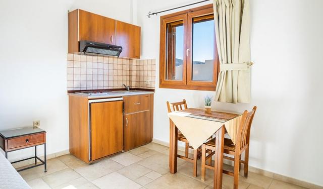 Petra-Studios-Hotel-18.jpg