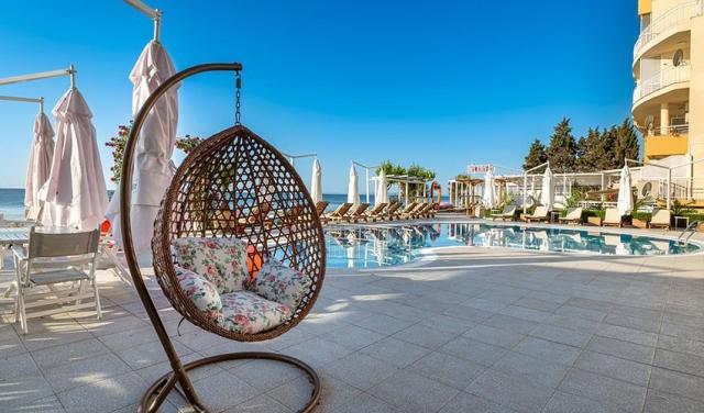 Aphrodite-Beach-Hotel-3.jpg