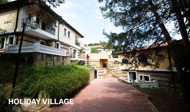 pokoje holliday village (1).jpg