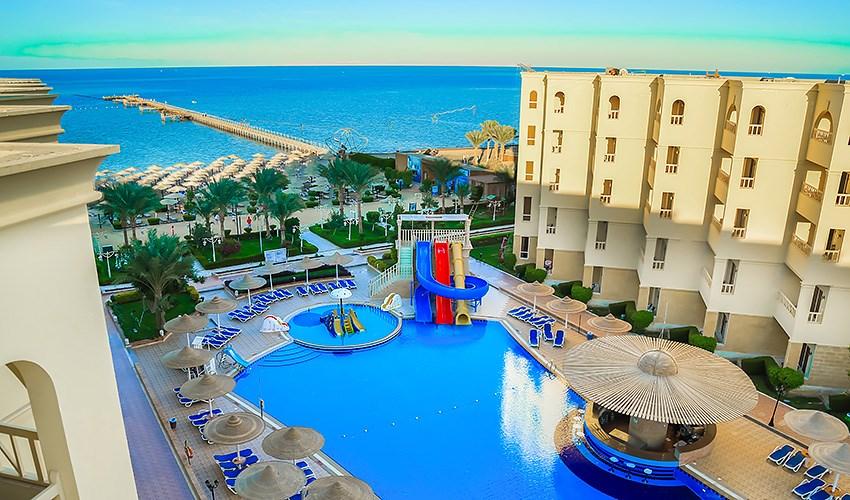 AMC Royal Resort