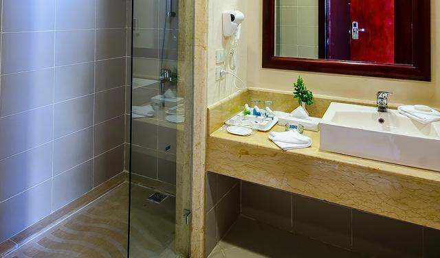 Bathroom4.jpg