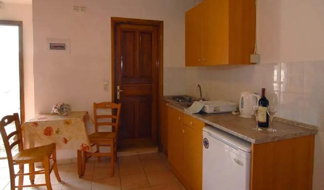Chrysanthi-Apartments-18.jpg