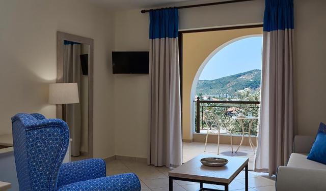 Skiathos-Living-20.jpg