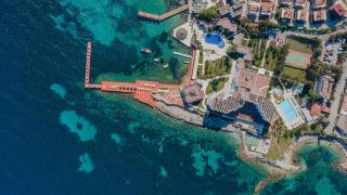 Le Bleu Hotel & Resort