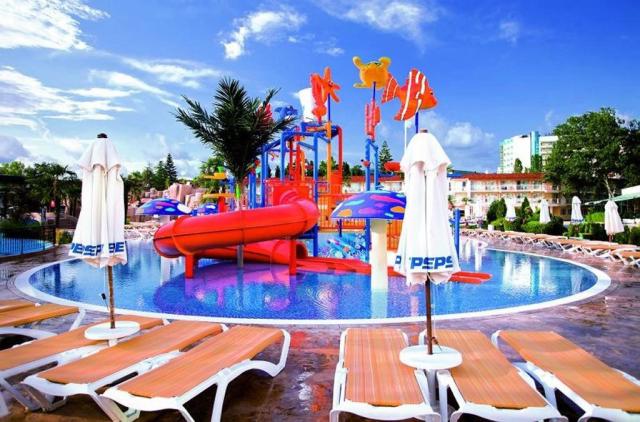 Dit Evrika Beach Club