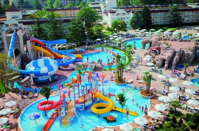 Dit Evrika Beach Club