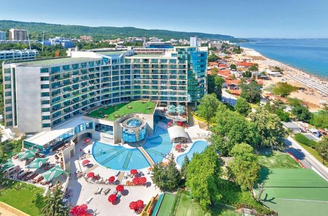 Marina Grand Beach