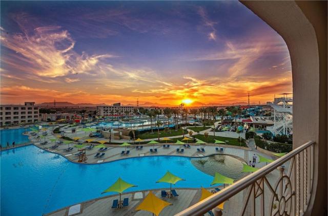 Titanic Resort & Aqua Park