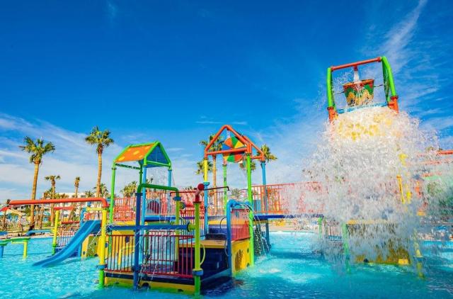 Titanic Resort & Aqua Park