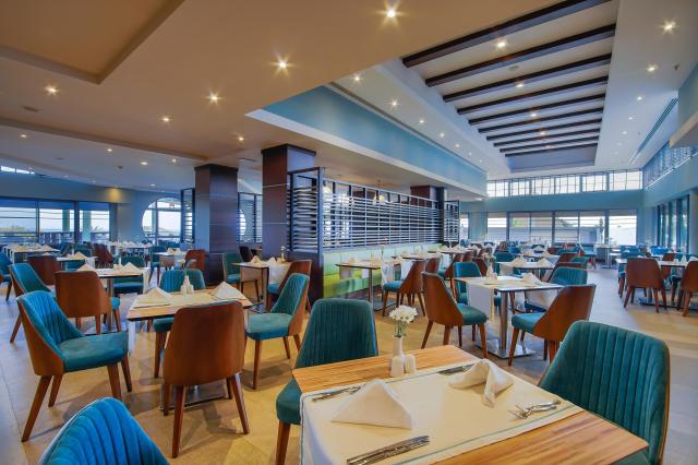 Limak Lara De Luxe Hotel & Resort