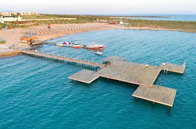 Aquasis De Luxe Resort & Spa
