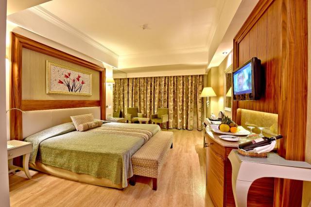 Side Star Resort