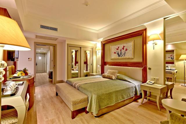 Side Star Resort