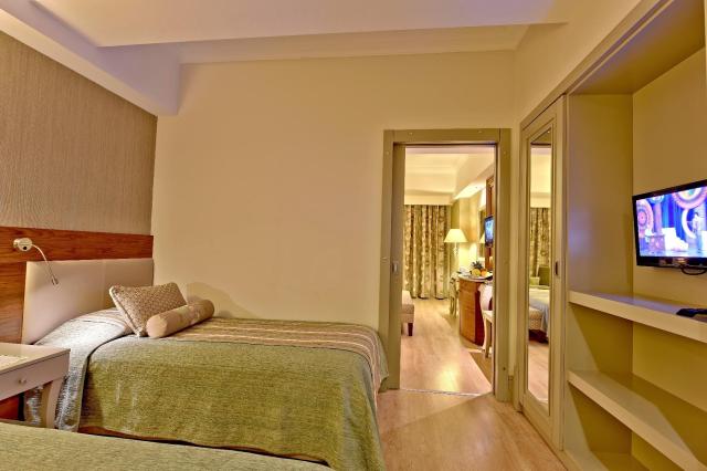 Side Star Resort
