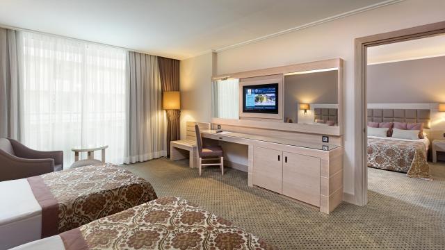 Miracle Resort