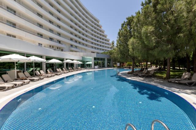 Miracle Resort