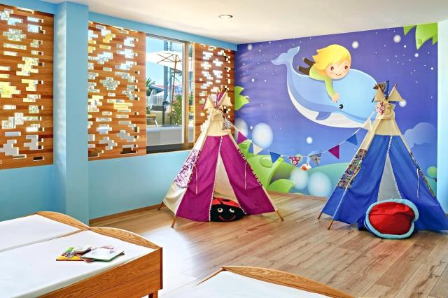 Roda Beach Resort & Spa