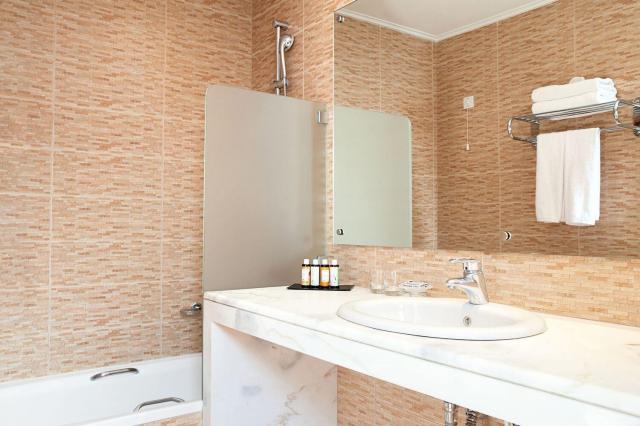 Porto Galini Seaside Resort & Spa